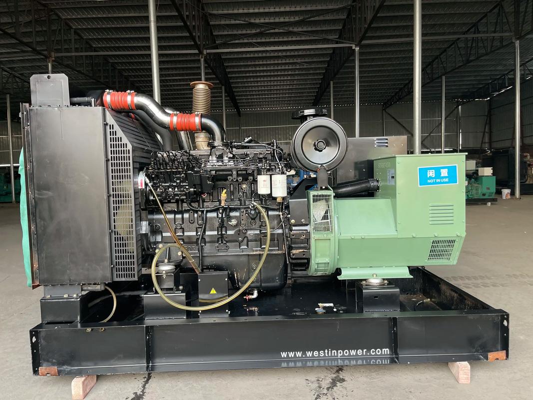 康明斯發(fā)電機(jī)實拍 可靠動力源與紡織品遮篷的創(chuàng)新結(jié)合